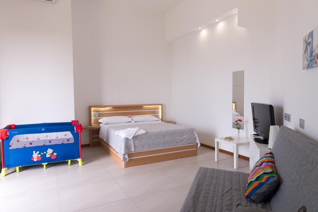 Lalena'S Garden Hotell Portopalo Di Capo Passero Eksteriør bilde